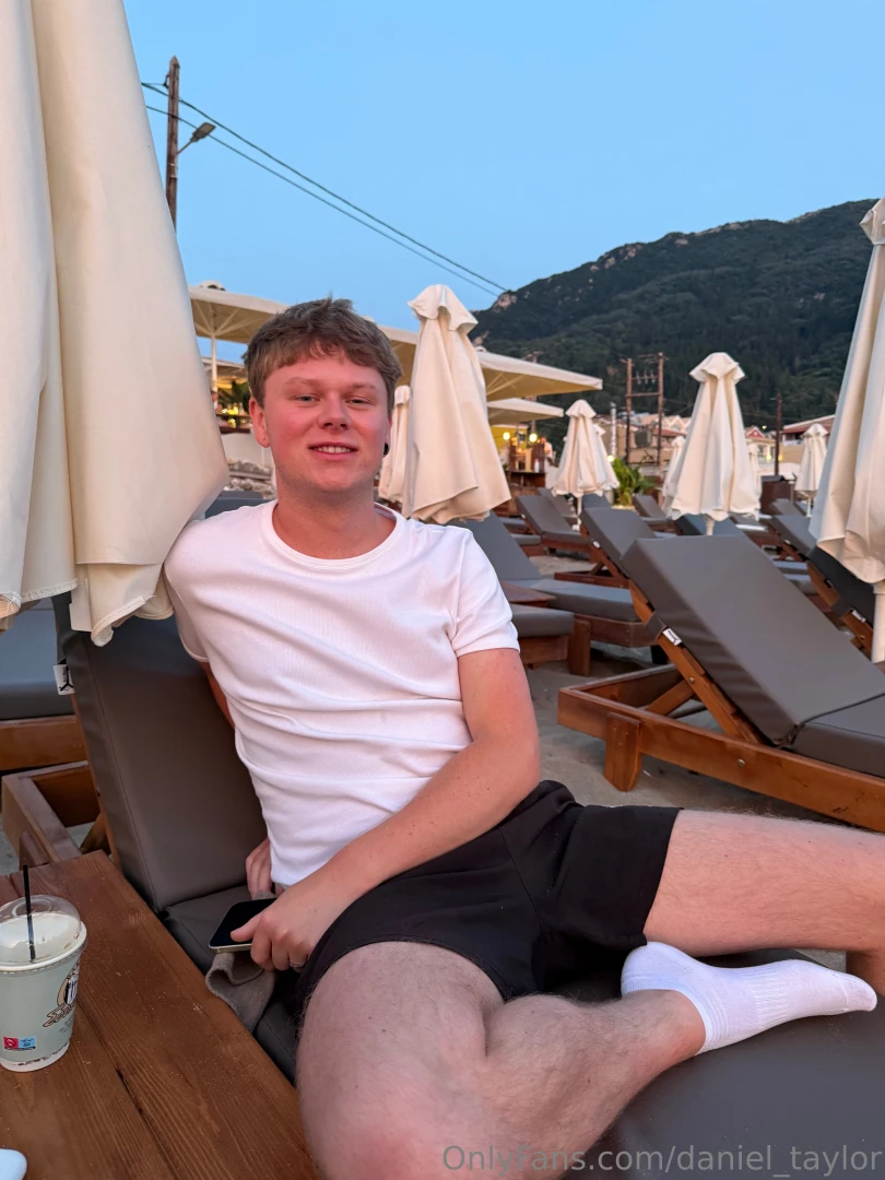 After a lot of requests im happy to announce my new exclusive account 