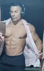 Do you like how my shirt looks on me part 2