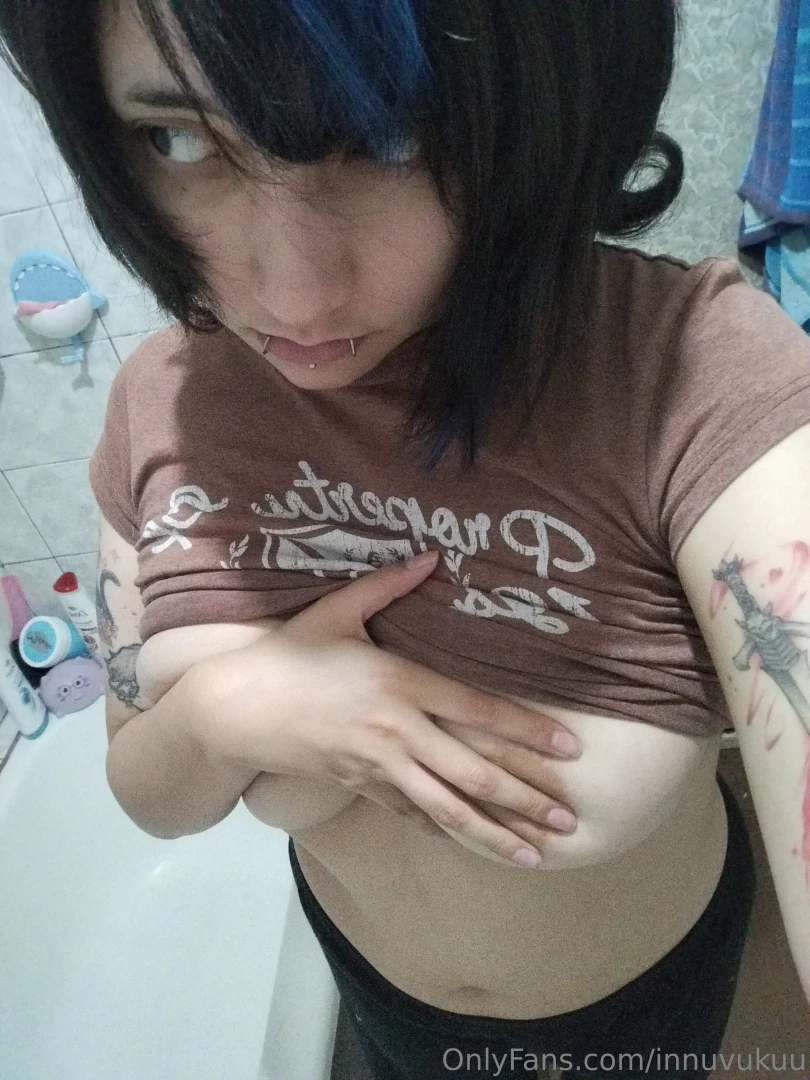 Do u like my stupid ass emo hair it s getting a little longer and i 