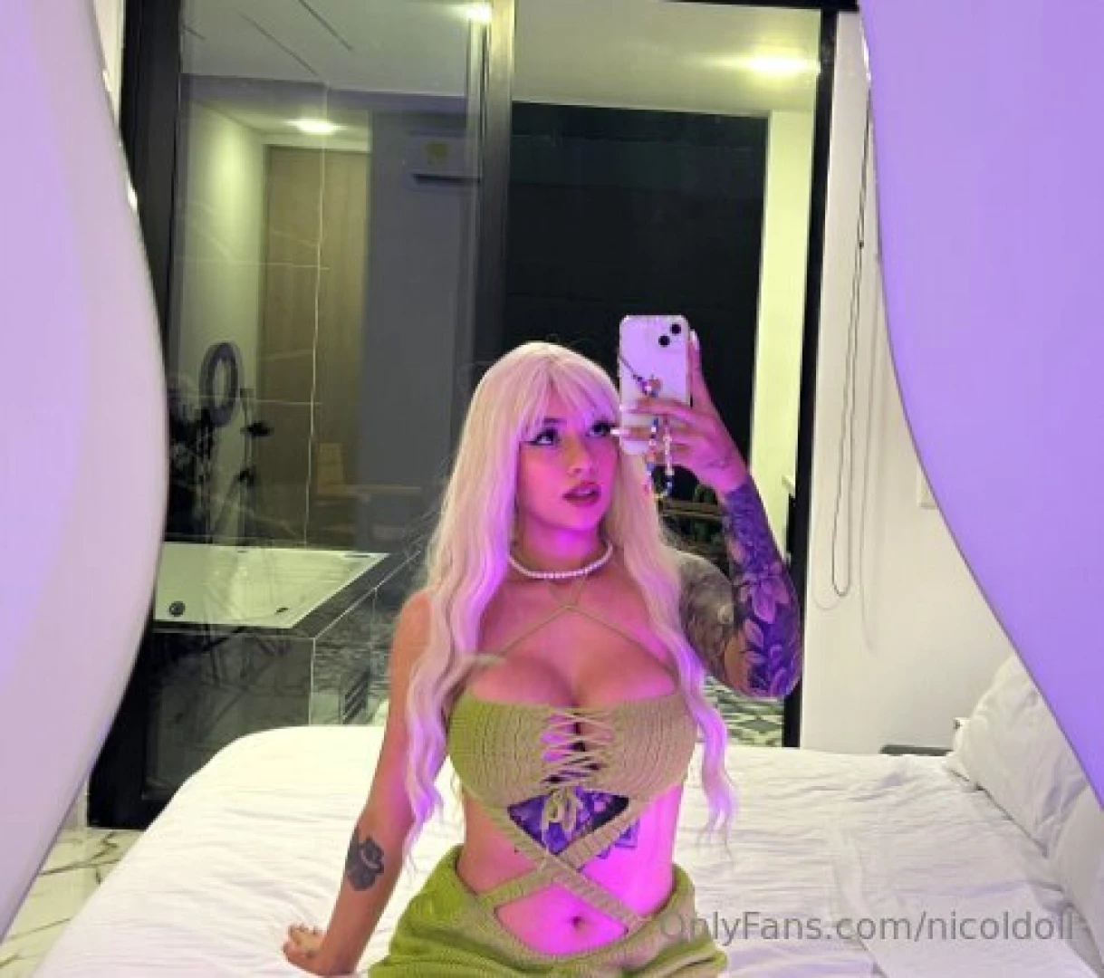 What is more suitable for her white hair or black hair what are you part 1 