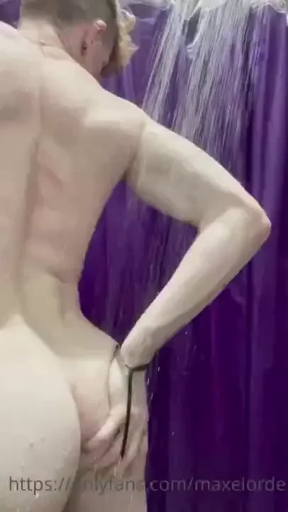 When i went to the gym today i made this new video in the shower after 