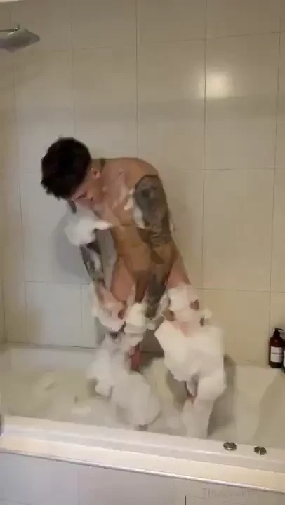 Hey love are you coming to bathe with me 