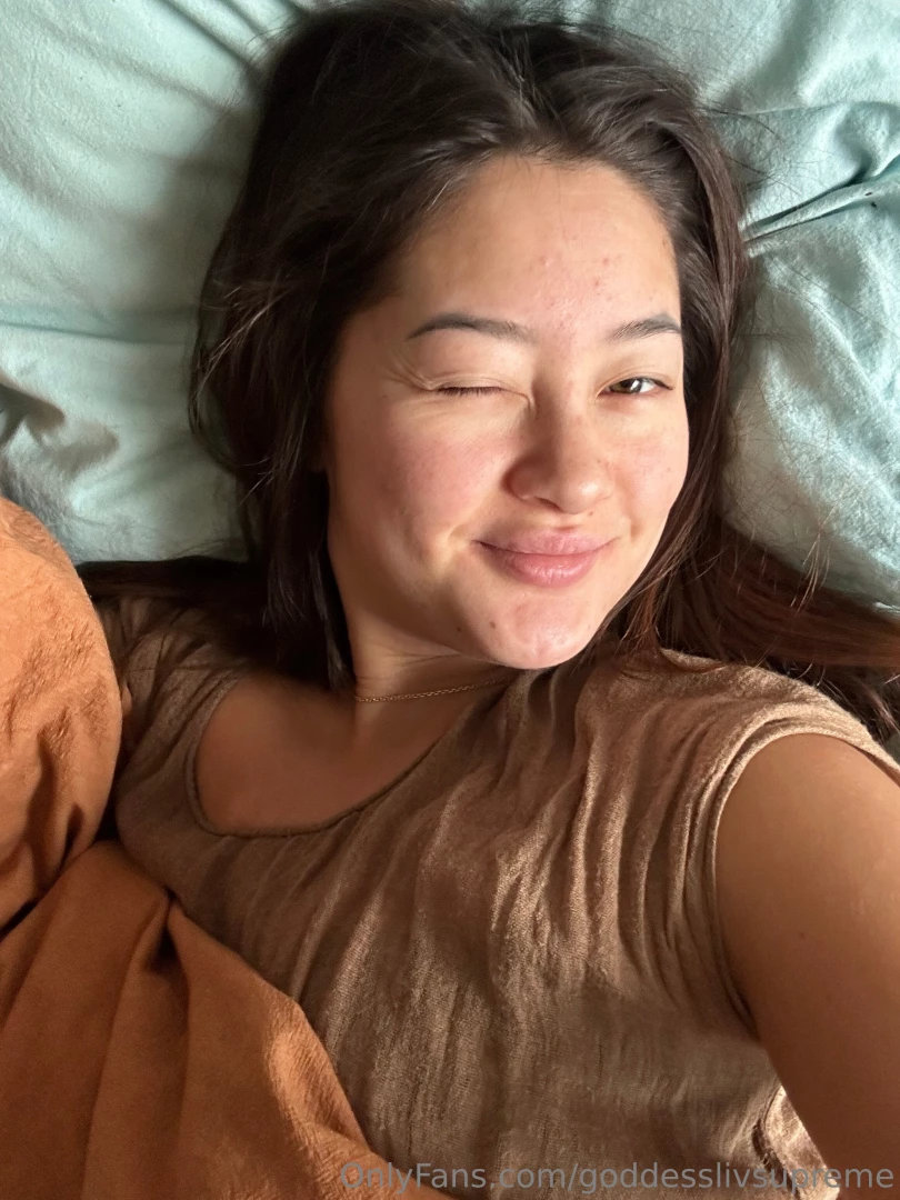 Starting the day with a little bit of sparkle and a whole lot of sass part 2 