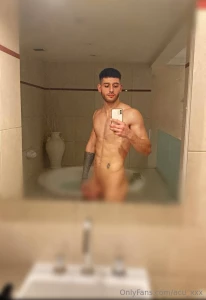 Hi love could you follow my friend from argentina gyutarohot he s