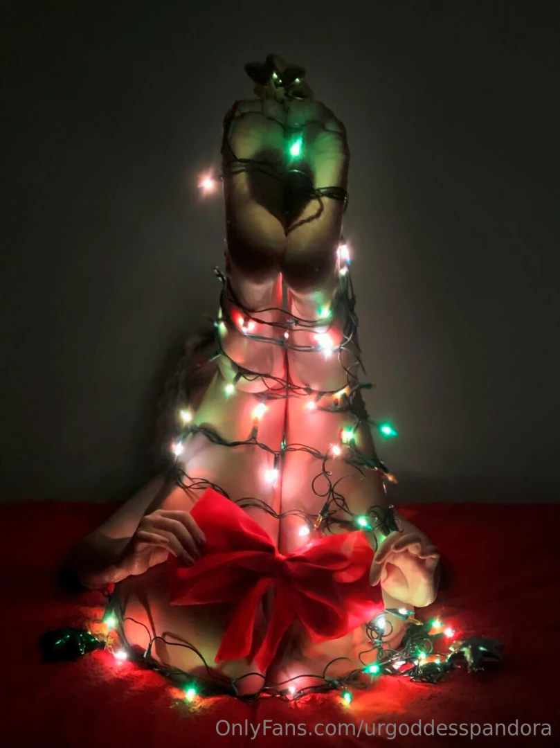 Christmas is coming but not until i say so be a good boy and leave 