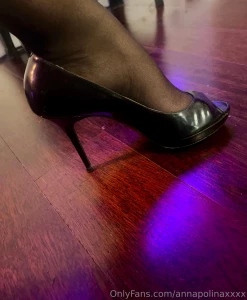 Coucou mes amoureux des belles chaussures il est temps pour moi de me
