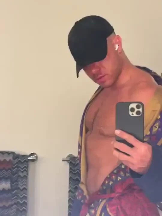 Bomdiaaaa snacking packing and posting tonight part 3 