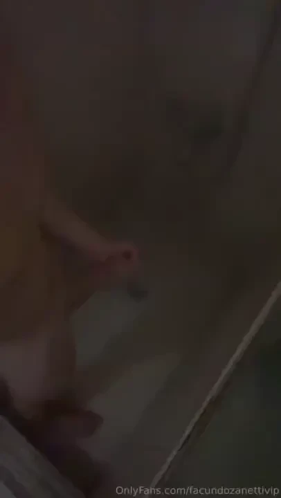 Here i leave you this little gift give me a like and look for me in 