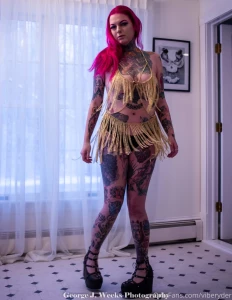 Color or black and grey by george j weeks part 7