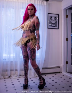 Color or black and grey by george j weeks part 14