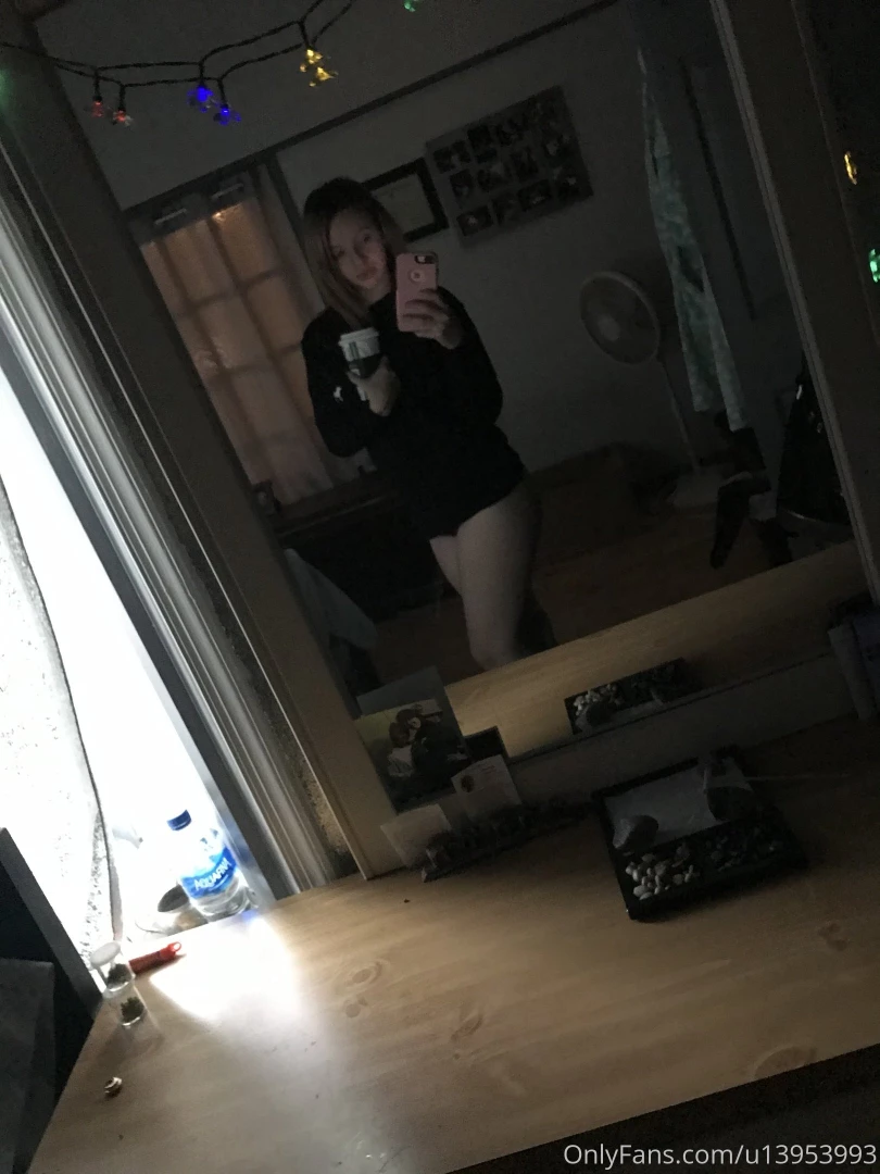 Its cold but i still wanna be naked 