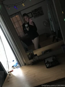 Its cold but i still wanna be naked