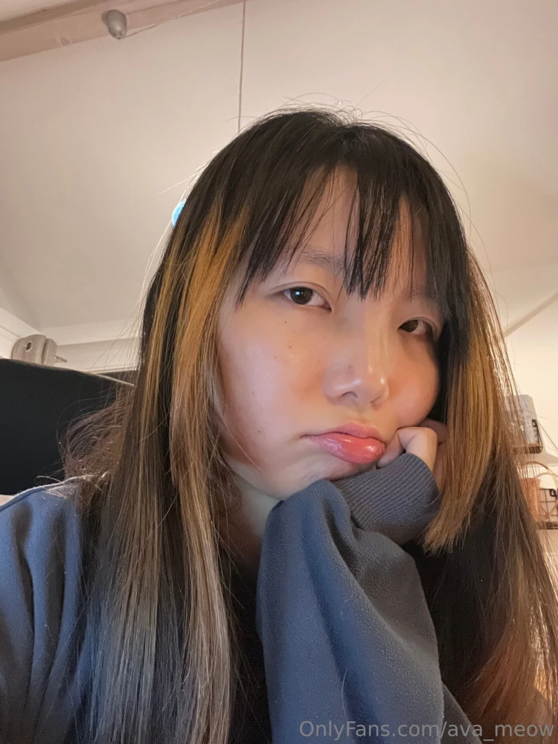 Sooo boring talk to me 