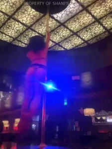 Pov tip rail up close n personal throw some money on me pls song -