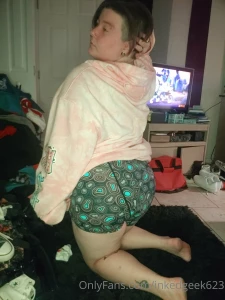 Let s get some tips rolling in so i can get more merch for my favorite part 3