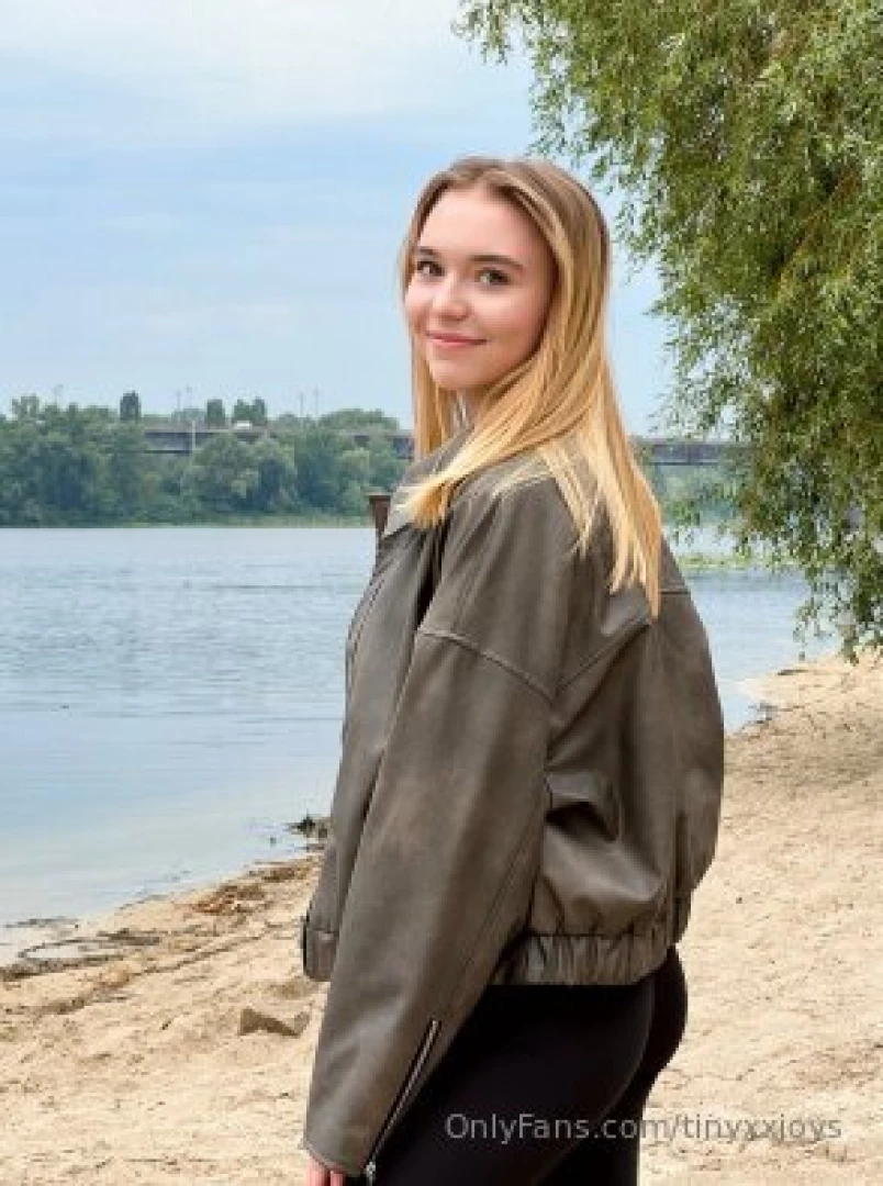 Victoria_home_girl victoria_home_girl need you to stretch out her part 11 