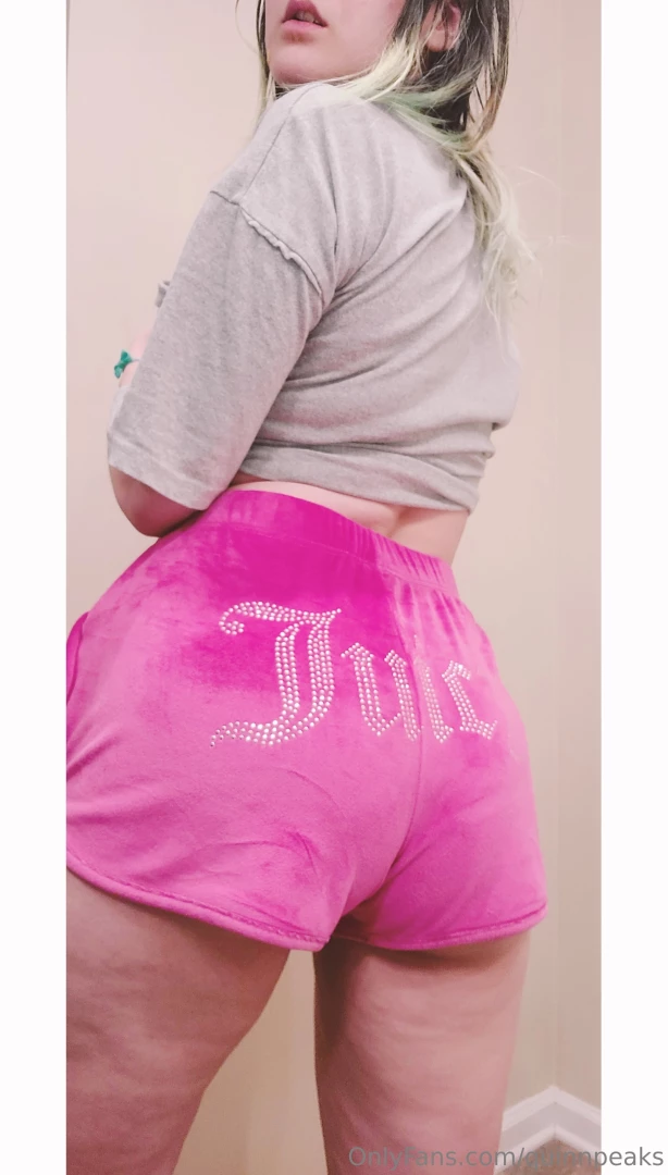 quinnpeaks - I got juicy couture shorts for hella cheap 