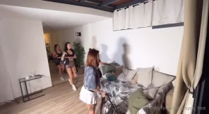 Foursome lesbo dopo un aperitivo che ci ha davvero scaldate io e le