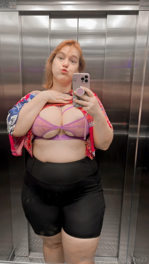 Un d a m s desnud ndome porque me apetece 