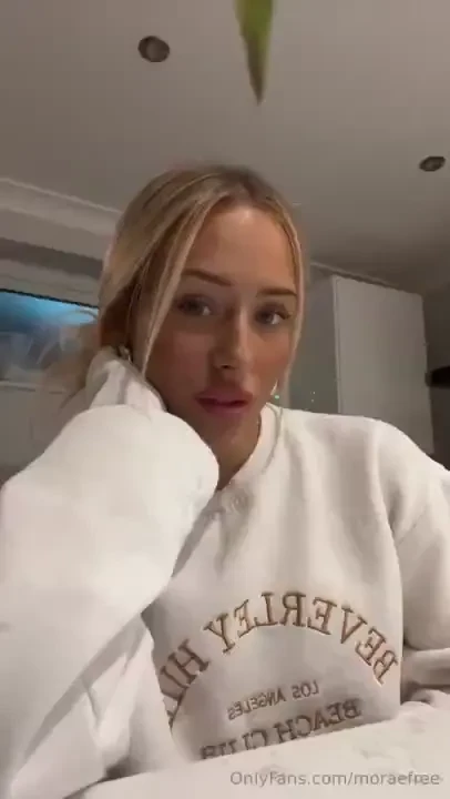 Something in the way you move dm me x https onlyfans com annamorae136 