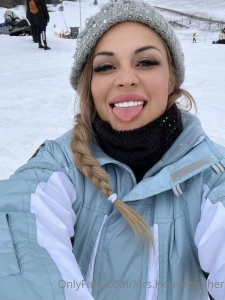 It s not easy to ski but easier as snowboarding jo i m in the hotel to part 1