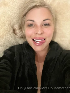 Come and give me a kiss and a hug but naked please