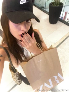 I already bought my christmas outfit at zara it would be a shame to