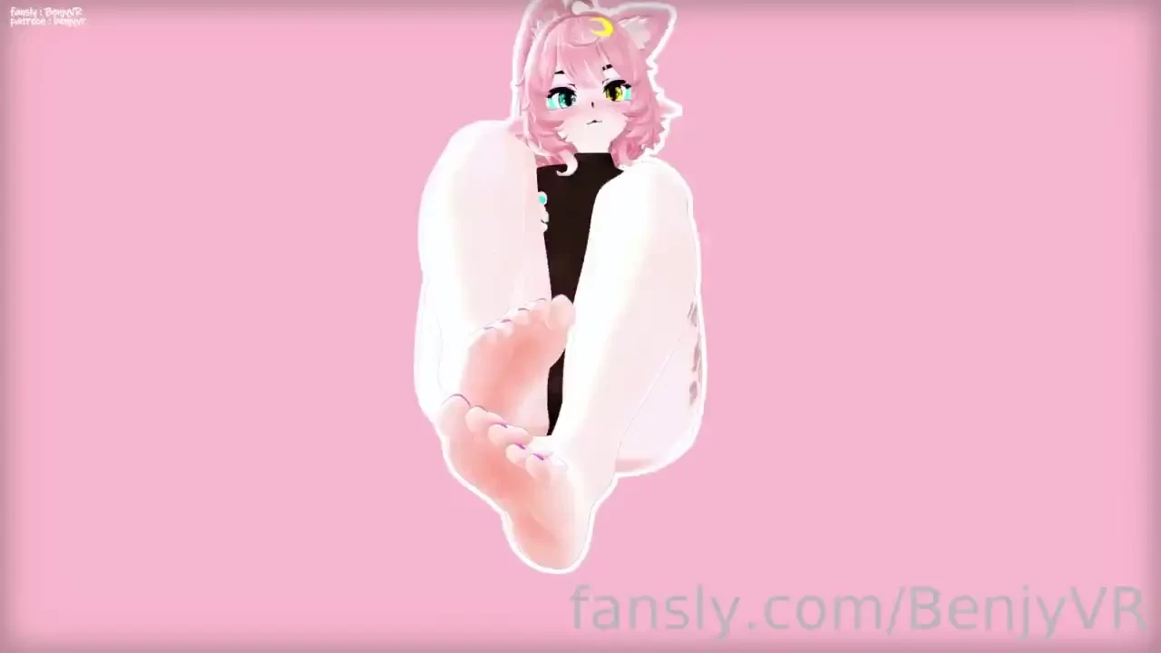 While taking pictures this is how i look with my toes in your face for 