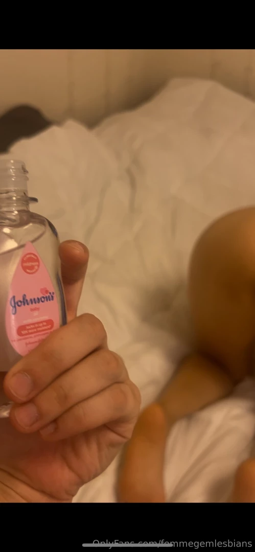 Now it s diamond s turn for me to lather her ass up with baby oil her 