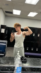 Just a simple flex nothing else to see part 1