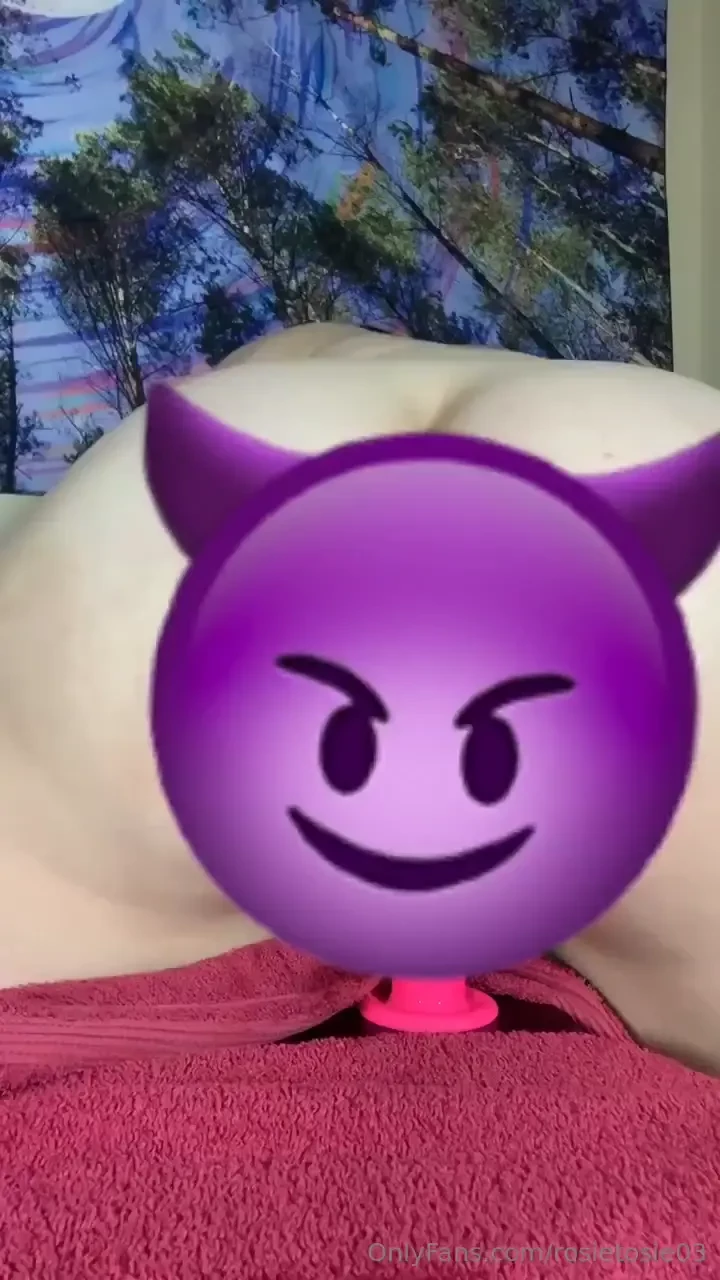 Want the uncensored version i know you do baby message me for the full 