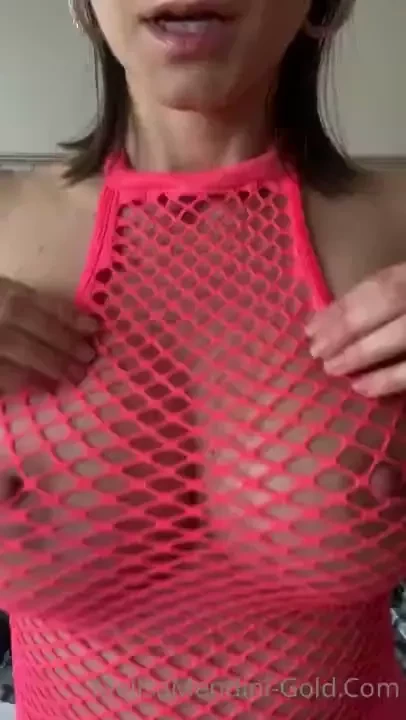 Jumping boobs in the net 