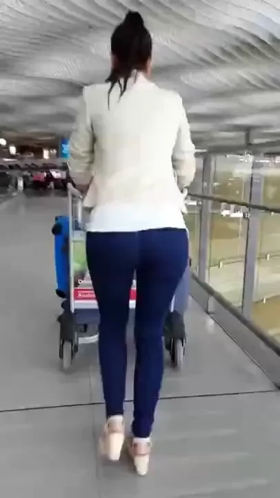 Airport time laps - catch me if you can 