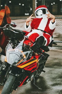 Fyi i like to ride my bike around the city this was me as a santa like