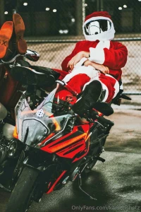 Fyi i like to ride my bike around the city this was me as a santa like part 1