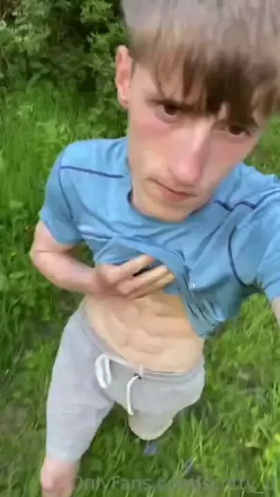 Had some horny fun yesterday was so hot had to take me shirt off and part 23 