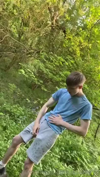 Had some horny fun yesterday was so hot had to take me shirt off and part 25 