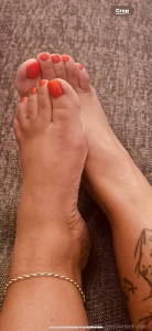 Pretty little size 4 feet part 1