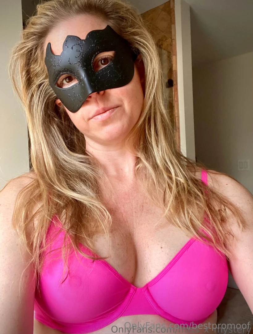 Ad miss_x_mystery your new mysterious milf obsession come say hi on my 