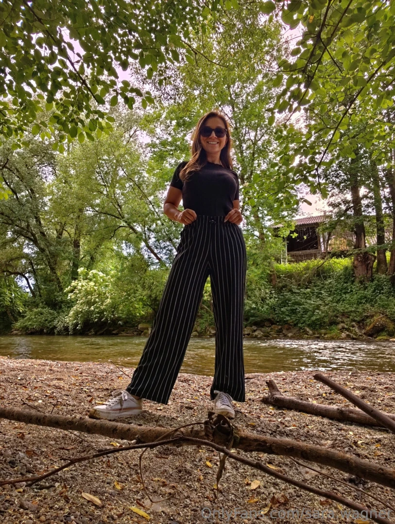 Ich war heute wieder im wald spazieren und da war er der s e jogger part 1 