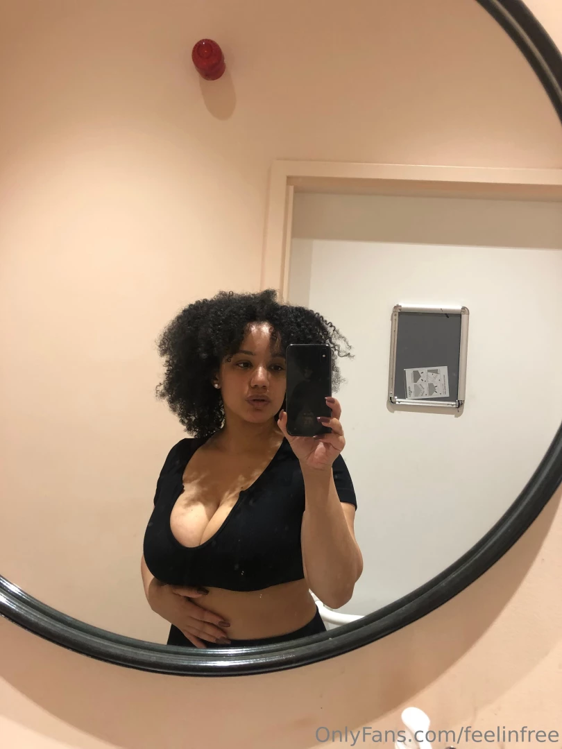 I wanna have someone behind me in front of this mirror 