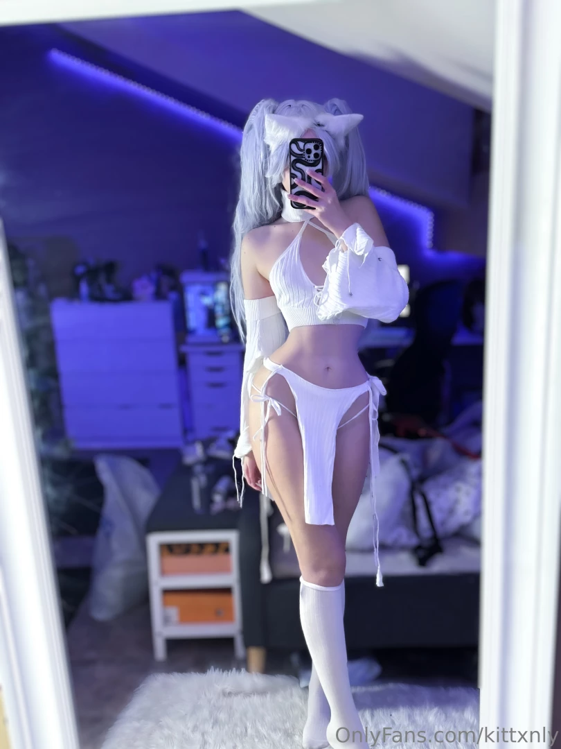 Meowww come see the naughty pics on my vip 3 50 sale join while you 