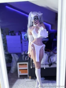Meowww come see the naughty pics on my vip 3 50 sale join while you