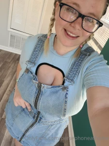 Going shopping with no panties