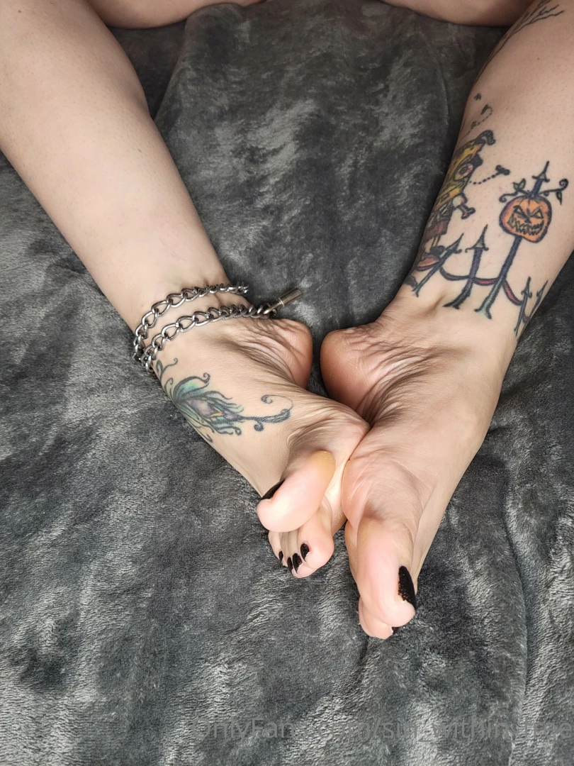 Who loves feet i do custom content if you re worthy 