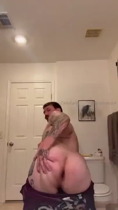 Just teasing you with my hole 