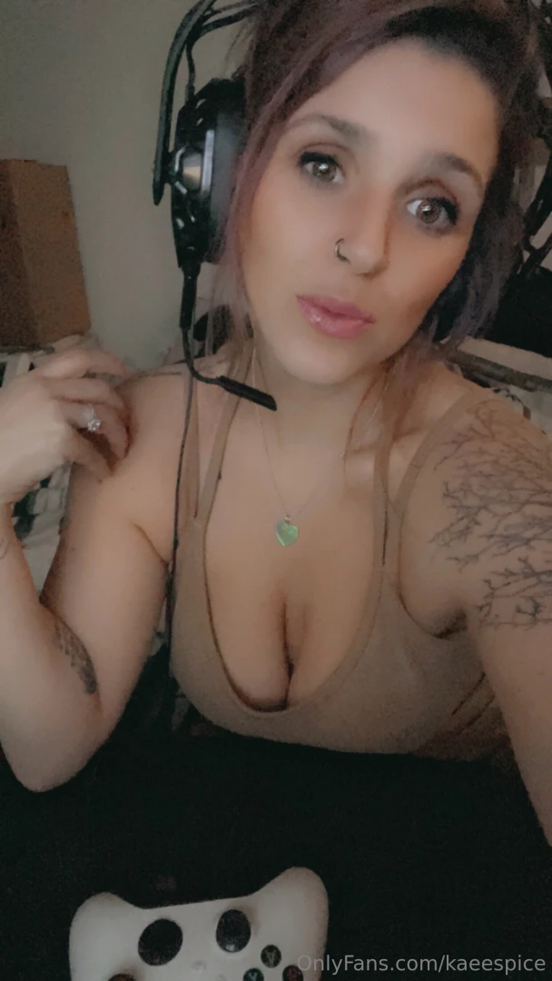 Titty tuesday part 918 