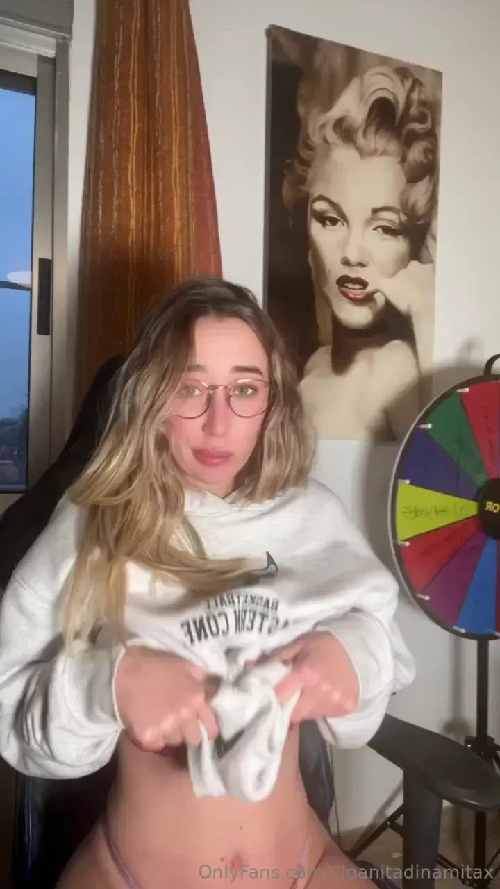 Cuando estornudo delante de amigos when i sneeze in front of friends 