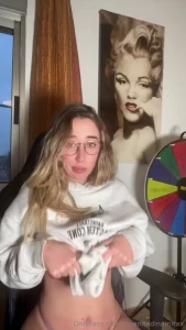 Cuando estornudo delante de amigos when i sneeze in front of friends