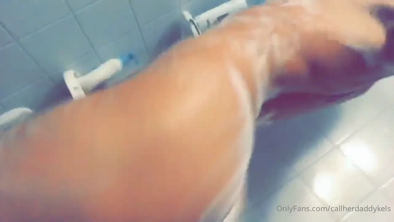 I just found the hottest girl for you to follow babe 19 blonde and 